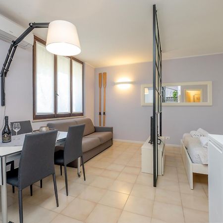 Casa Lugana 2 - monolocale con piscina fronte lago Sirmione Esterno foto
