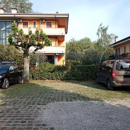 Casa Lugana 2 - monolocale con piscina fronte lago Sirmione Esterno foto