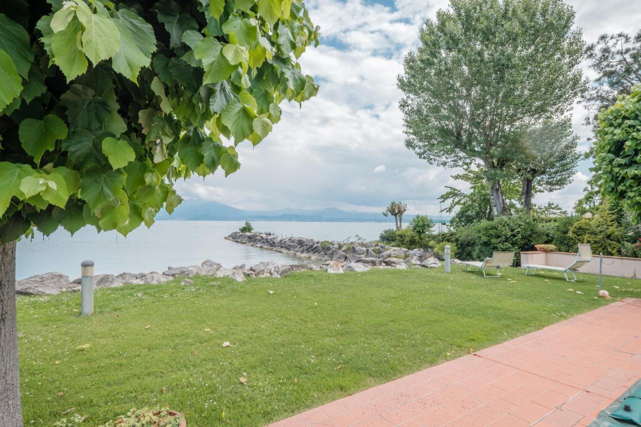 Casa Lugana 2 - monolocale con piscina fronte lago Sirmione Esterno foto