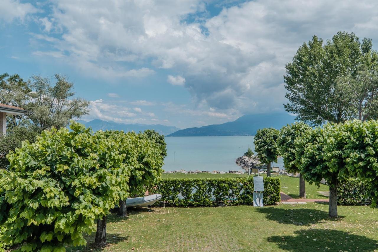 Casa Lugana 2 - monolocale con piscina fronte lago Sirmione Esterno foto