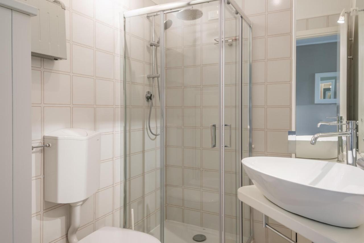 Casa Lugana 2 - monolocale con piscina fronte lago Sirmione Esterno foto