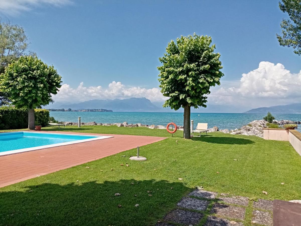 Casa Lugana 2 - monolocale con piscina fronte lago Sirmione Esterno foto