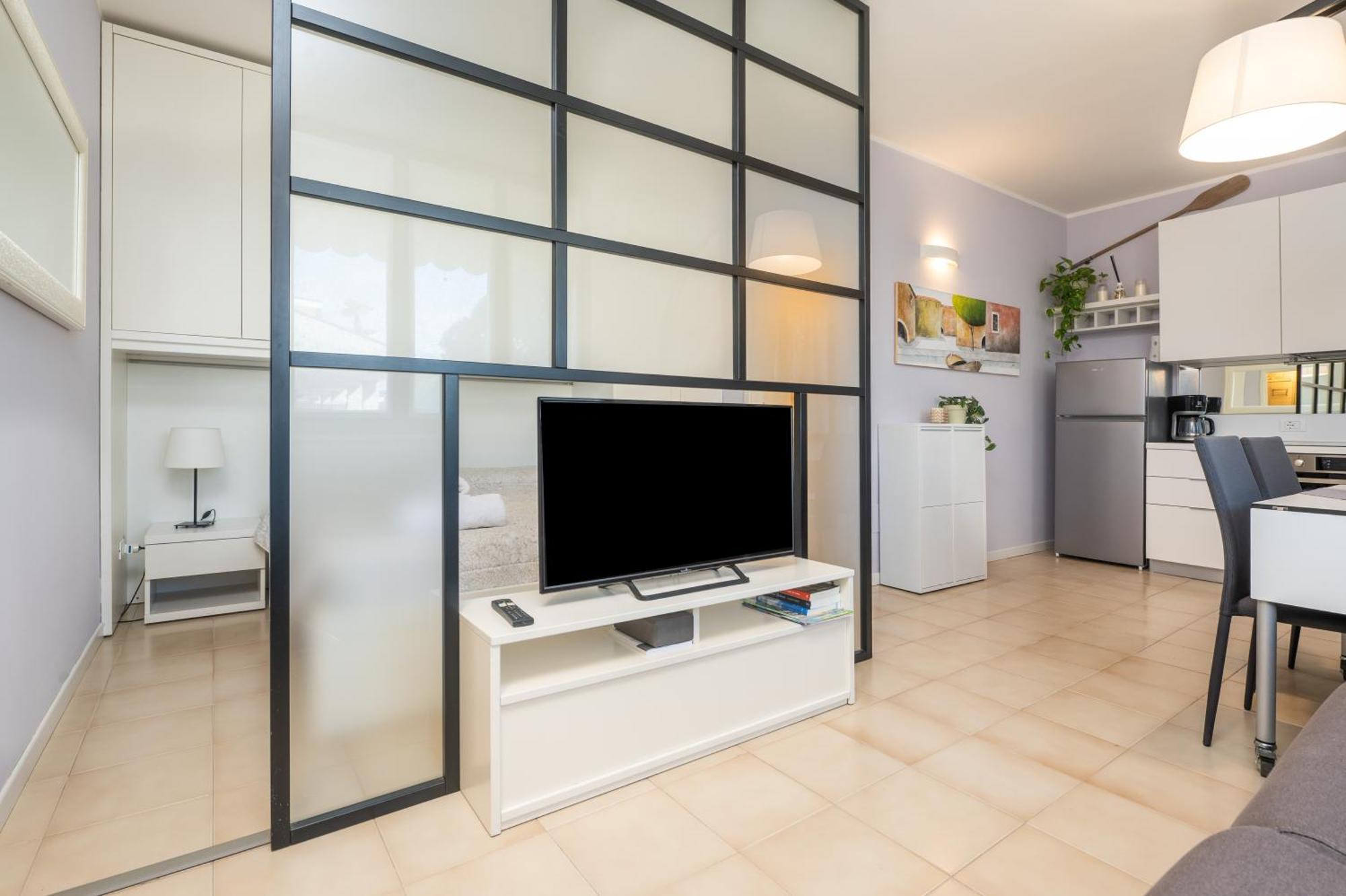 Casa Lugana 2 - monolocale con piscina fronte lago Sirmione Esterno foto