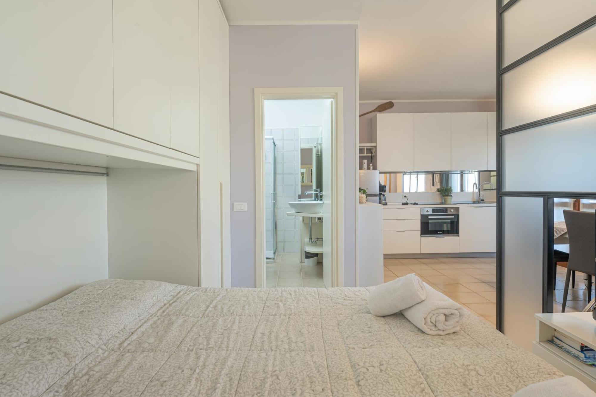 Casa Lugana 2 - monolocale con piscina fronte lago Sirmione Esterno foto