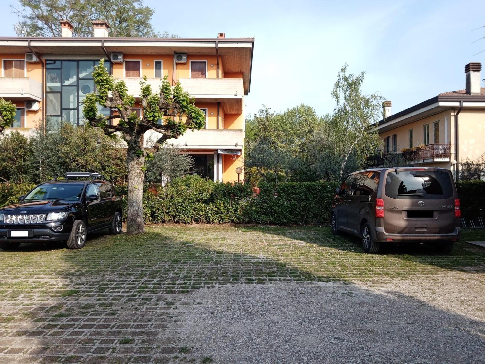 Casa Lugana 2 - monolocale con piscina fronte lago Sirmione Esterno foto